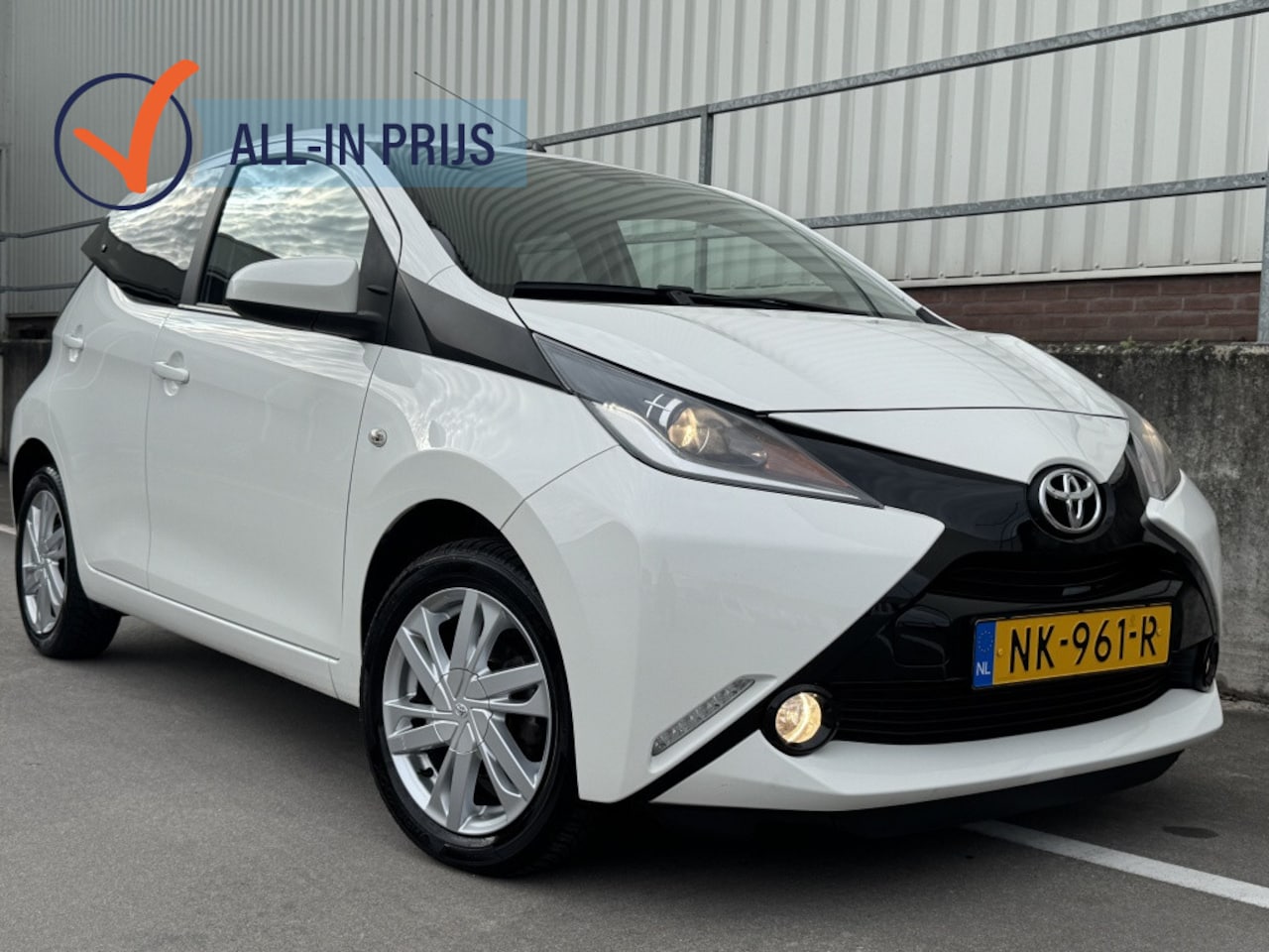 Toyota Aygo - 1.0 VVT-i x-sport II All Season II Camera II - AutoWereld.nl