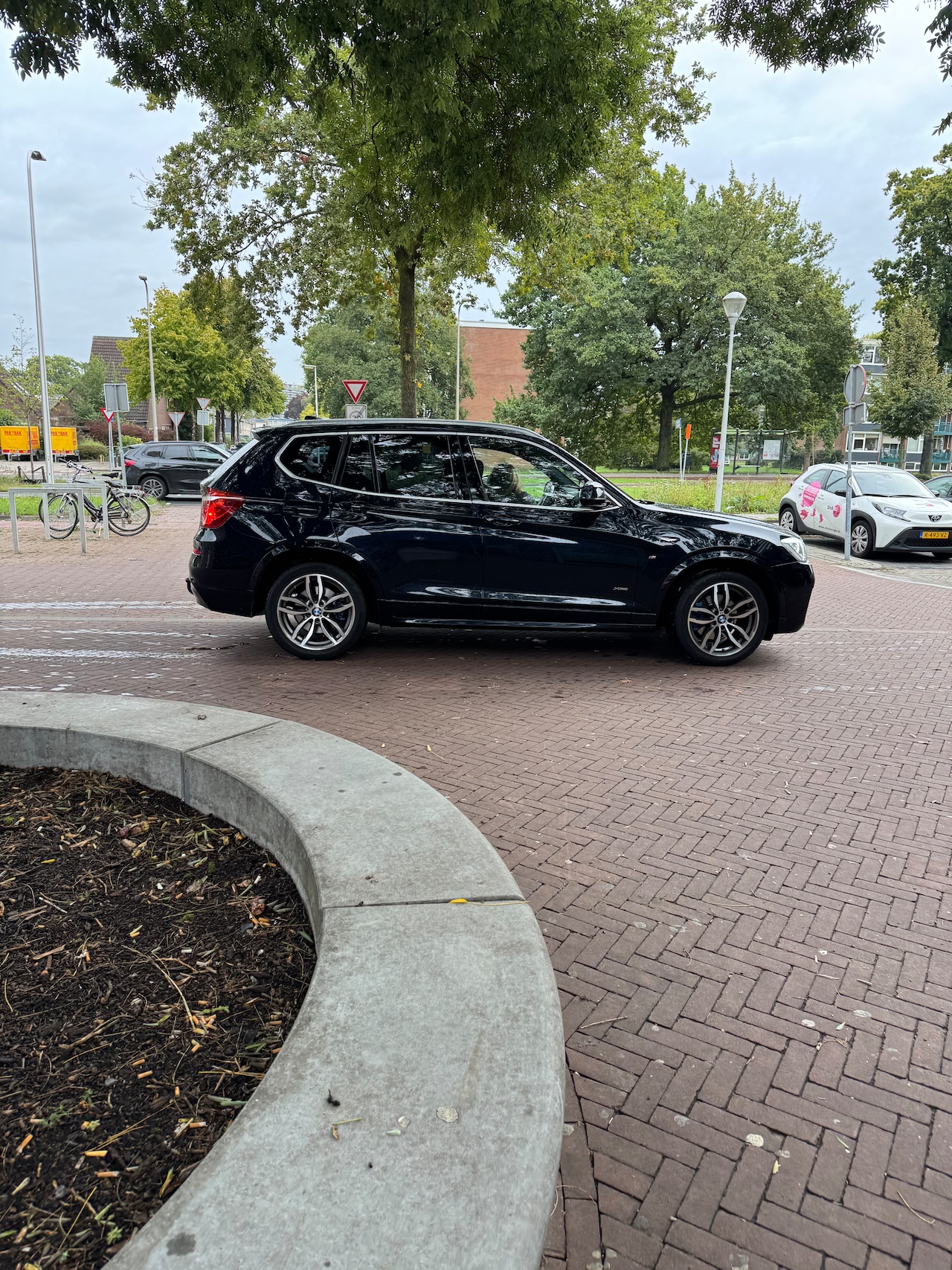 BMW X3 - 2.0i xDrive High Executive BMW X3 | M Sport | Pano| Apple Carplay | Carbonschwarz| - AutoWereld.nl
