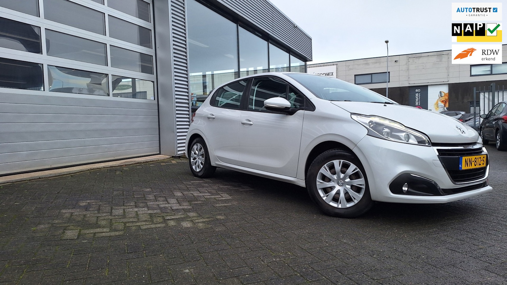 Peugeot 208 - 1.2 PureTech Blue Lion*Wit metalic*Airco*Cv*Dealer onderhouden*Enz - AutoWereld.nl