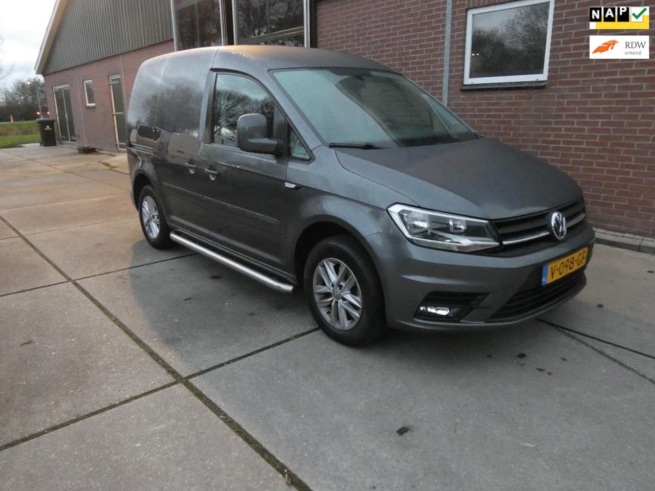 Volkswagen Caddy - 2.0 TDI L1H1 BMT Highline*leder*navi/camera - AutoWereld.nl