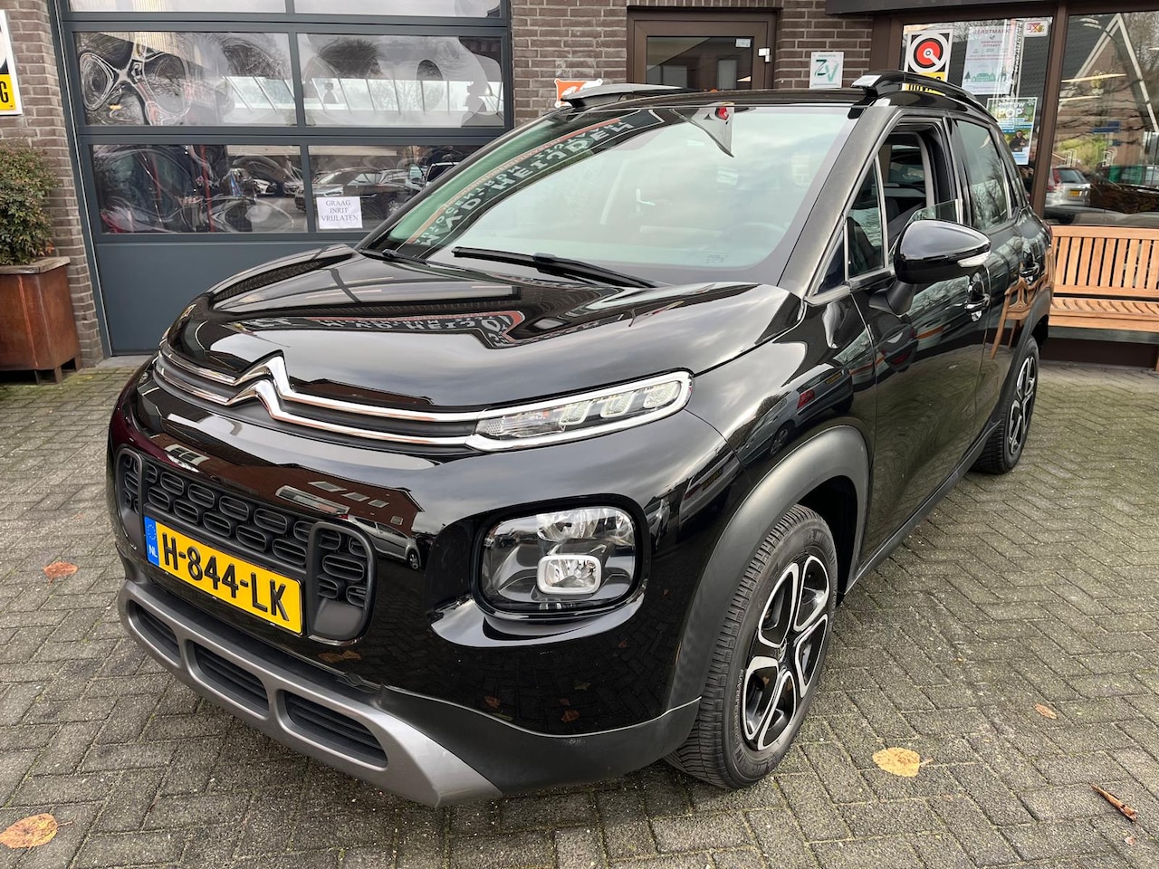 Citroën C3 Aircross - 1.2 PureTech 110pk Shine Automaat Trekhaak - AutoWereld.nl