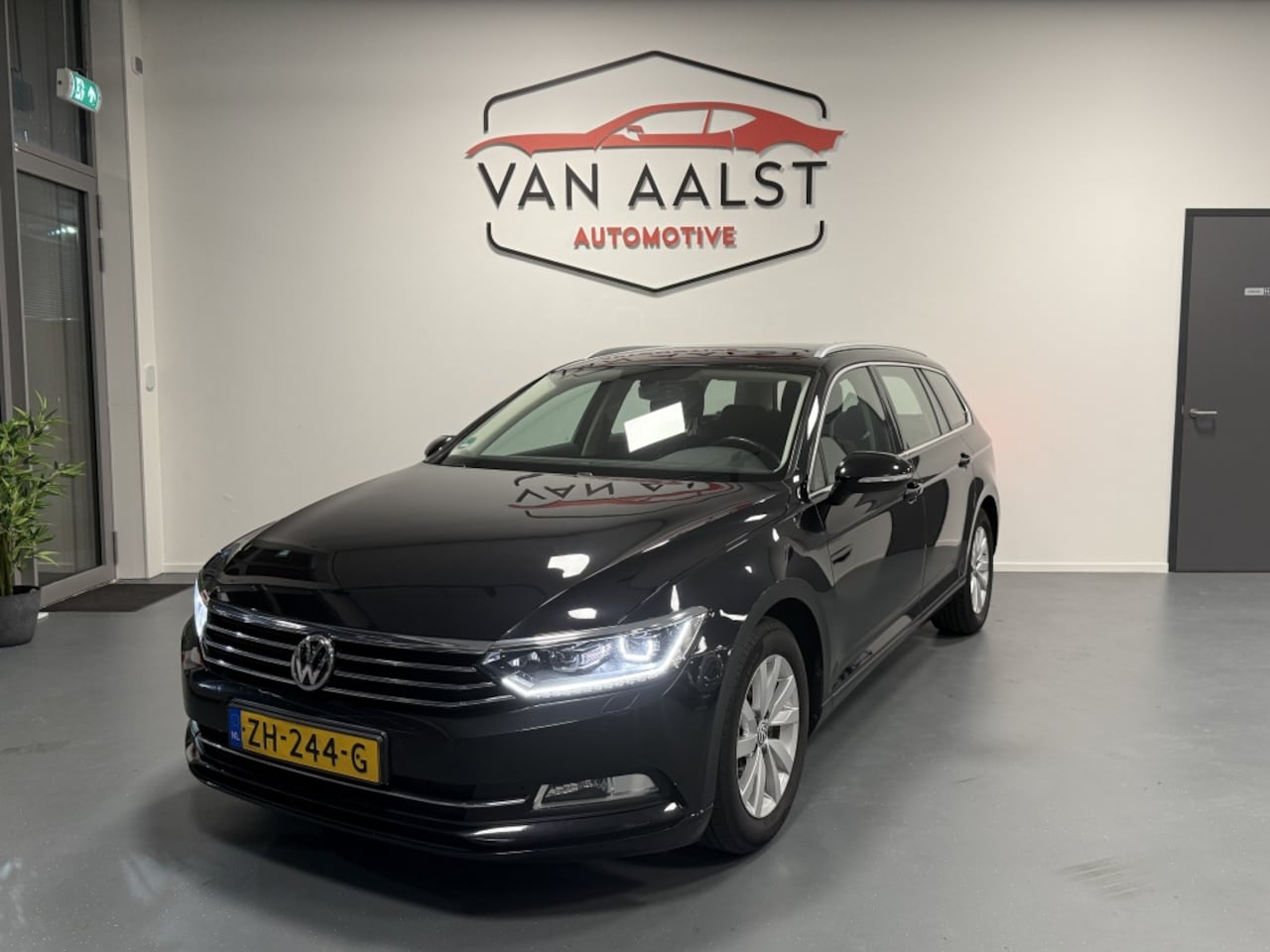 Volkswagen Passat Variant - 1.5 TSI Comfortline Business/ Automaat/ Navi/ Adap. Cruise - AutoWereld.nl