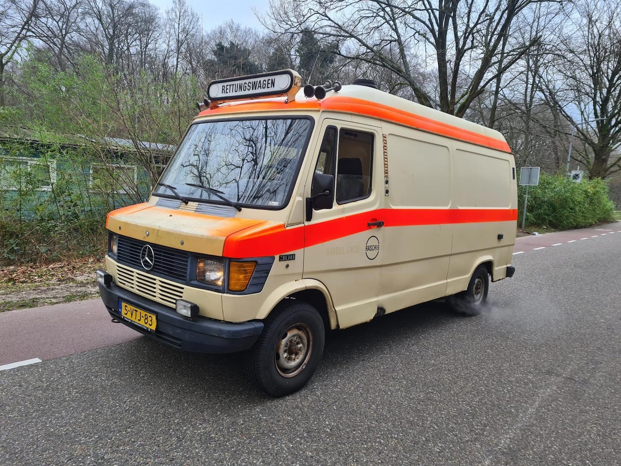 Mercedes-Benz 308 - Benzine 1980 163.000 KMS LANG HOOG NW APK - AutoWereld.nl