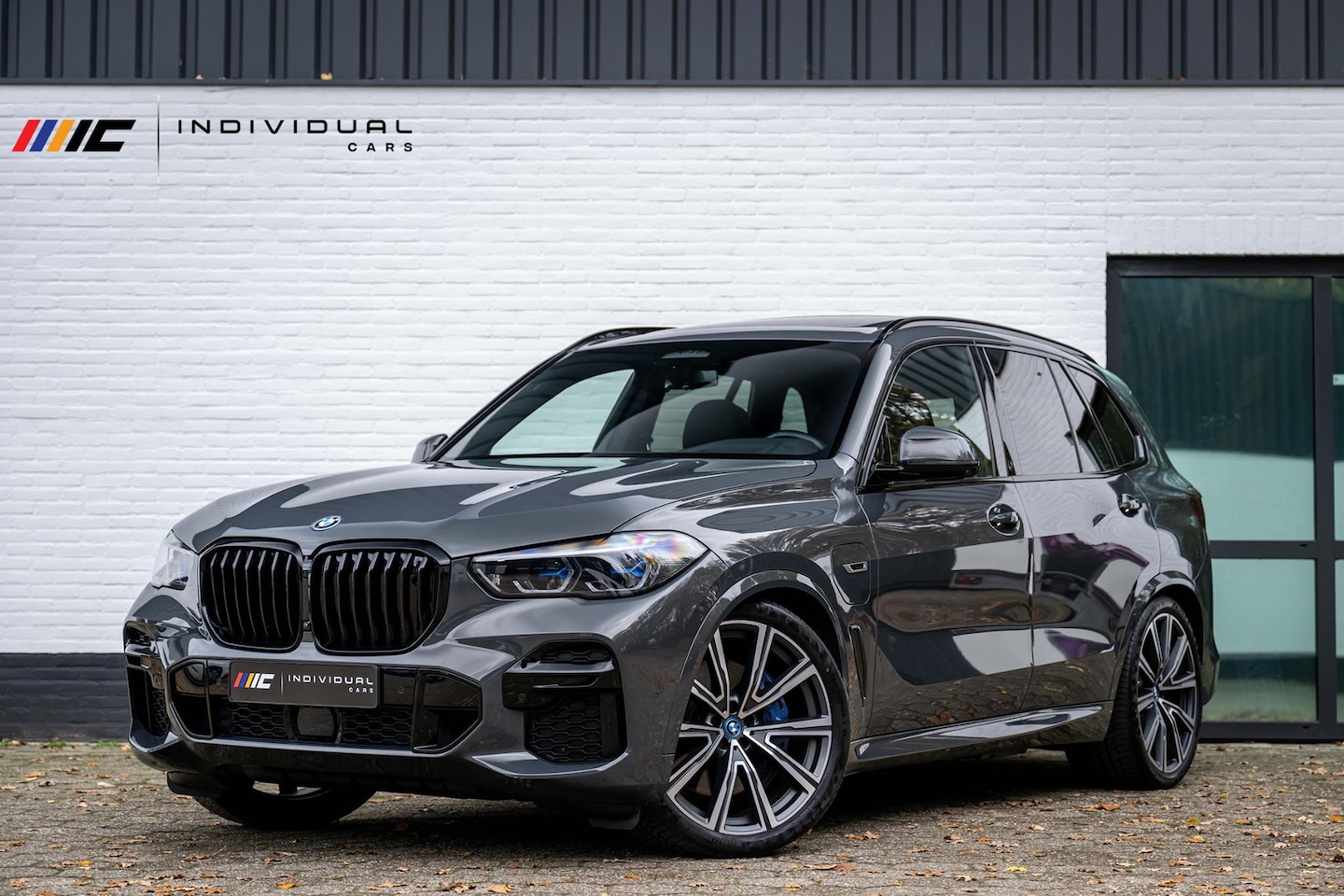 BMW X5 - xDrive45e M-Sport 4-Wielsturing B&W CoPilot Carbon - AutoWereld.nl