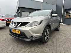 Nissan Qashqai - 1.2 Connect Edition Navigatie, airco, cruise control, PDC, trekhaak