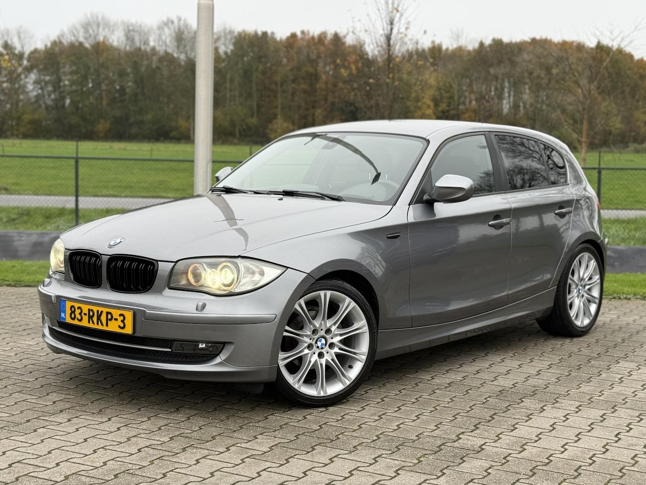 BMW 1-serie - 116i EffDyn. Ed. Business Line Ultimate Edition M sport, navi, cruise, airco, stoelverwarm - AutoWereld.nl