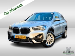BMW X1 - sDrive20i Business Edition (179PK) 1e-Eig. & -Onderh. Trekhaak. BOVAG-Garantie. NL-Auto