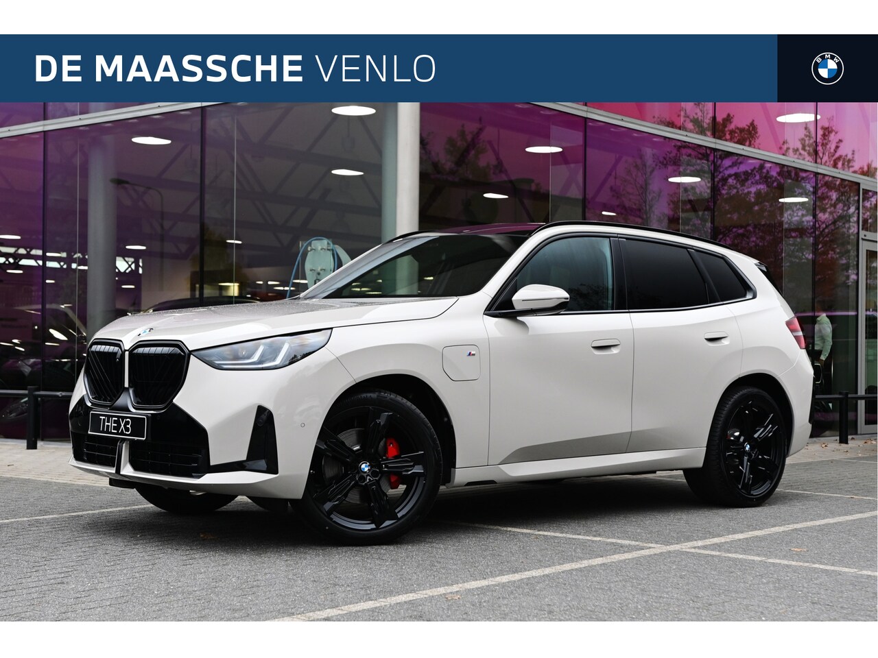 BMW X3 - 30e xDrive M Sport Automaat / Panoramadak / Trekhaak / Stoelventilatie / Parking Assistant - AutoWereld.nl