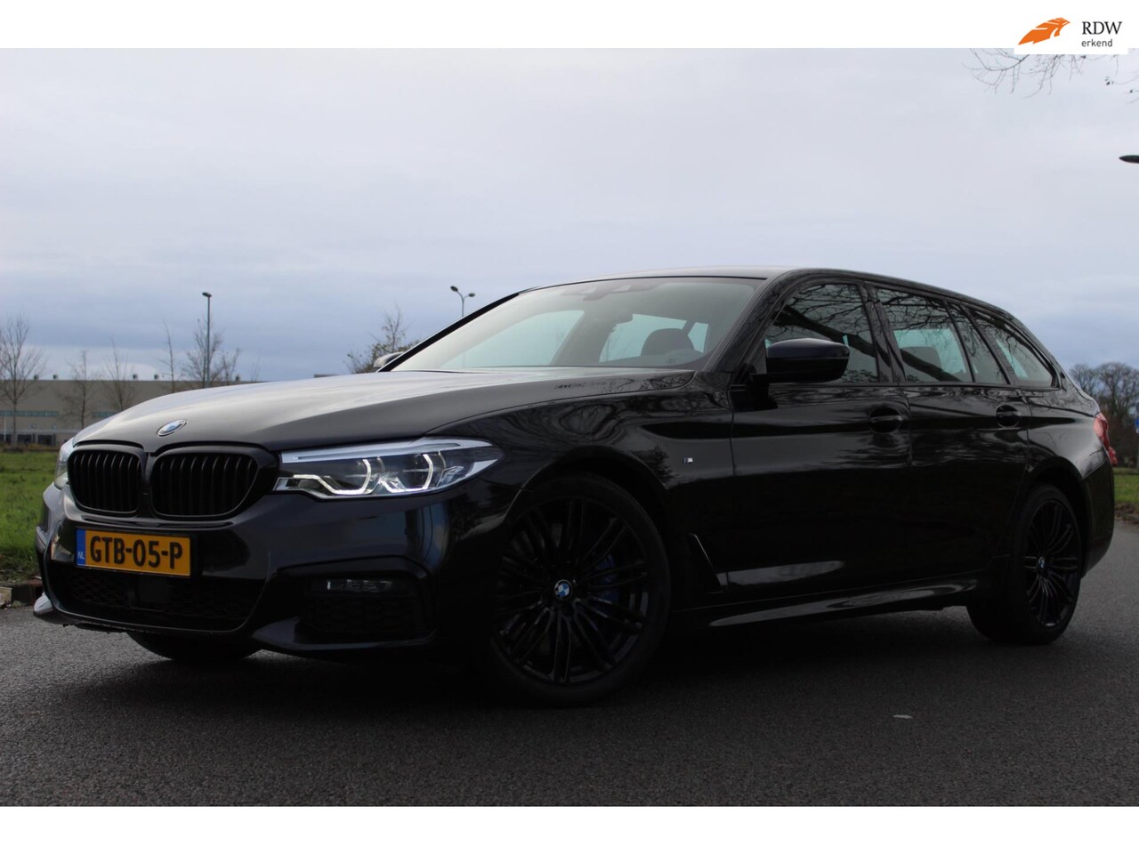 BMW 5-serie Touring - 540d xDrive High Executive 320 pk | Volledig onderhouden | 6 CILINDER | M Pakket | Groot N - AutoWereld.nl