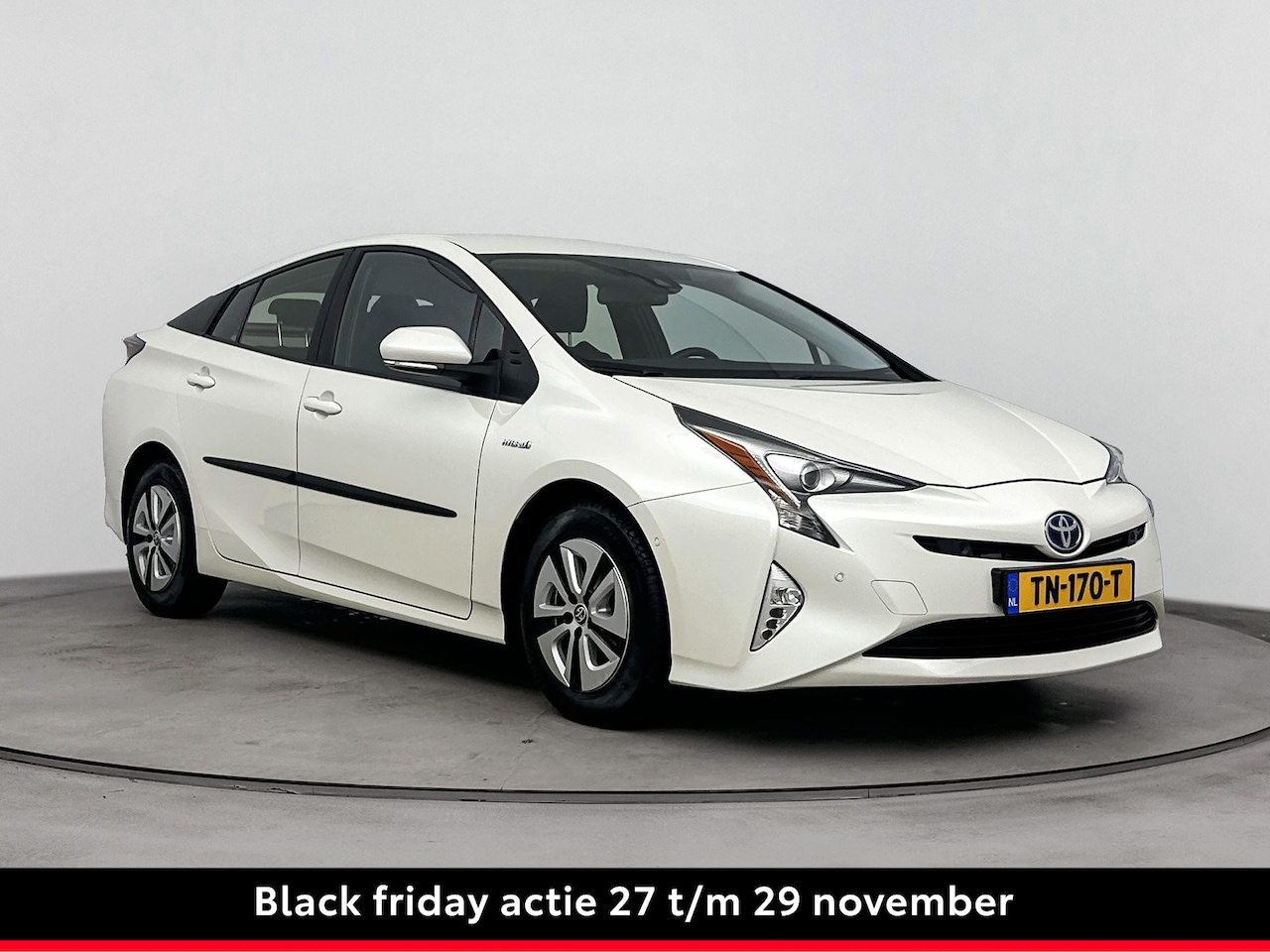 Toyota Prius - 1.8 Executive | Navigatie | Dodehoek detectie | Head-up display | JBL | Stoelverwarming | - AutoWereld.nl