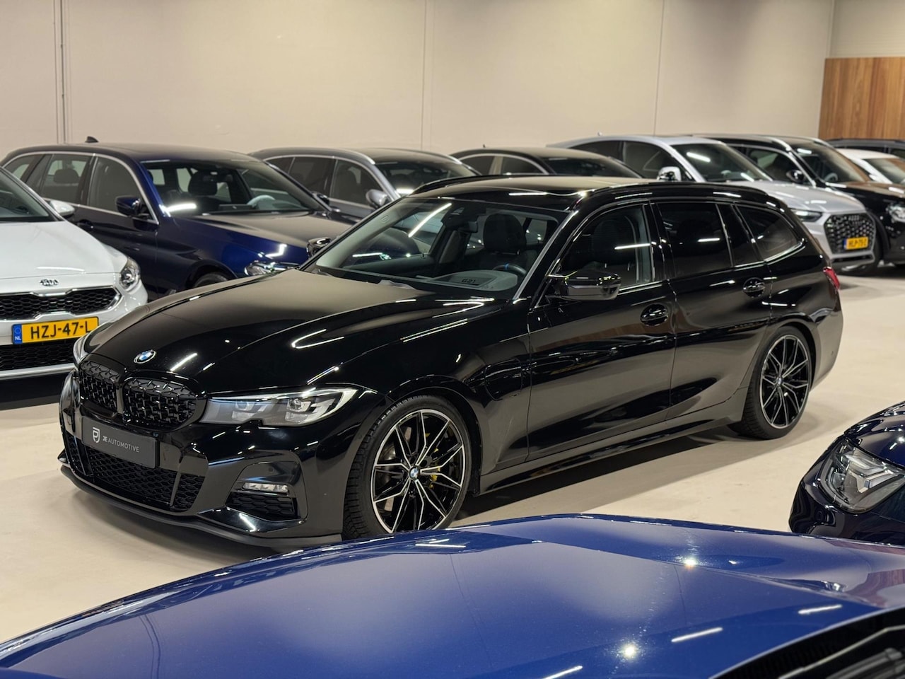 BMW 3-serie Touring - 330e M-Pakket, Pano, Apple Carplay, Voll Led, Navi, Hud, Cam, Private Glas, Shadow Line, D - AutoWereld.nl