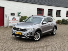 Volkswagen T-Roc - 1.5 TSI 150pk 7-DSG Style Camera achter/ Stoelverwarming/ Adaptieve cruise/ DAB/ Apple Car