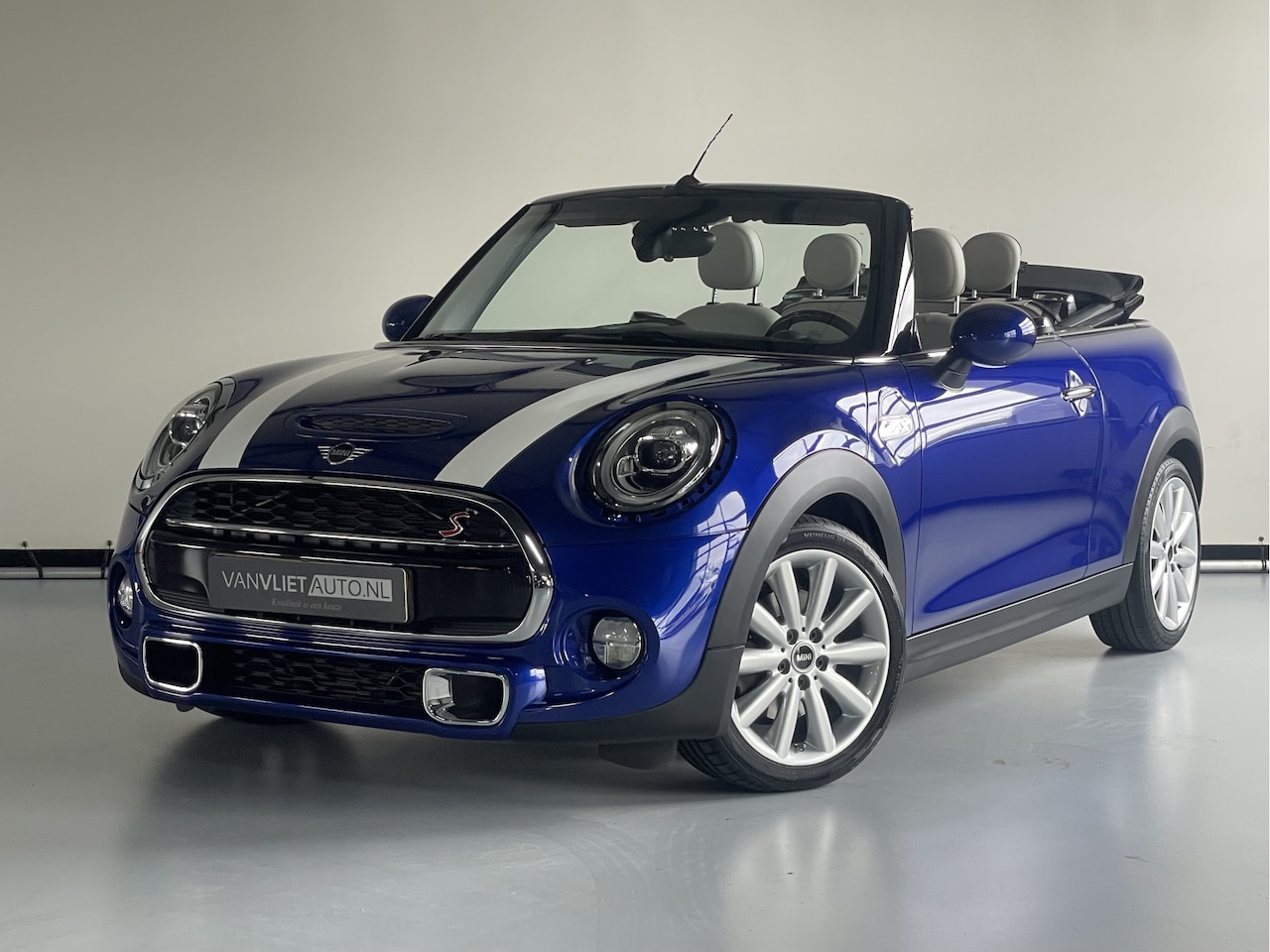 MINI Cabrio - Mini 2.0 Cooper S Chili 190 PK Automaat / Leder - AutoWereld.nl