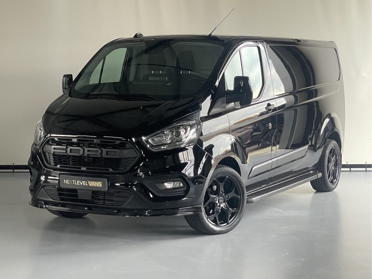 Ford Transit Custom - 300 2.0 TDCI L2H1 NEXT LEVEL EDITION Apple Carplay  / Camera / Trekhaak - AutoWereld.nl