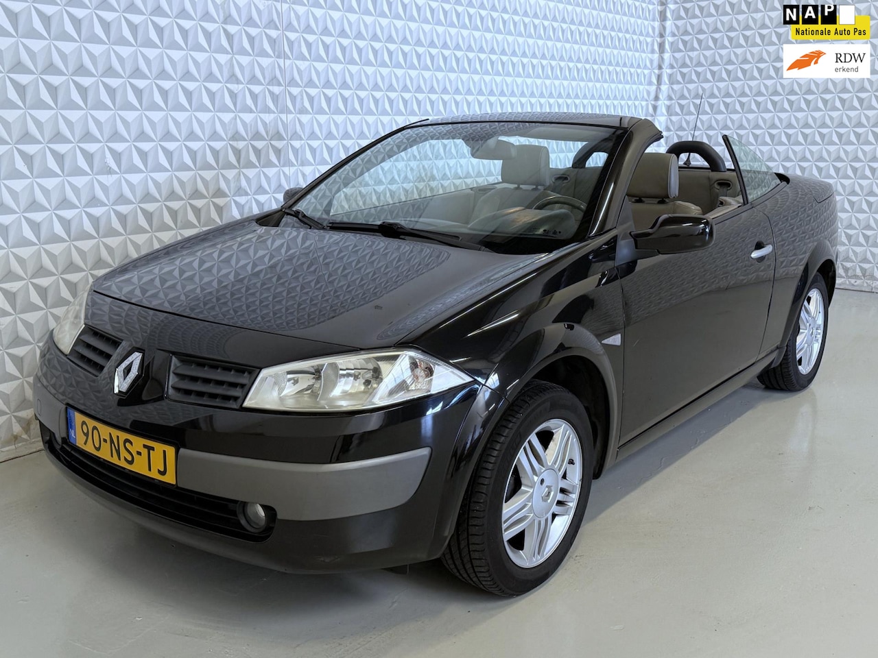 Renault Mégane coupé cabriolet - 2.0-16V Privilège Luxe AUTOMAAT (2004) - AutoWereld.nl