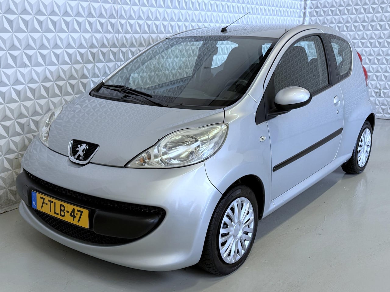Peugeot 107 - 1.0-12V XR Airco - GEEN APK : Export/Handel! (2007) - AutoWereld.nl