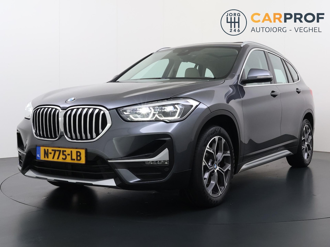 BMW X1 - sDrive18i Business Edition Plus X-Line | Panorama Dak | Dealer Onderhouden | Camera | - AutoWereld.nl