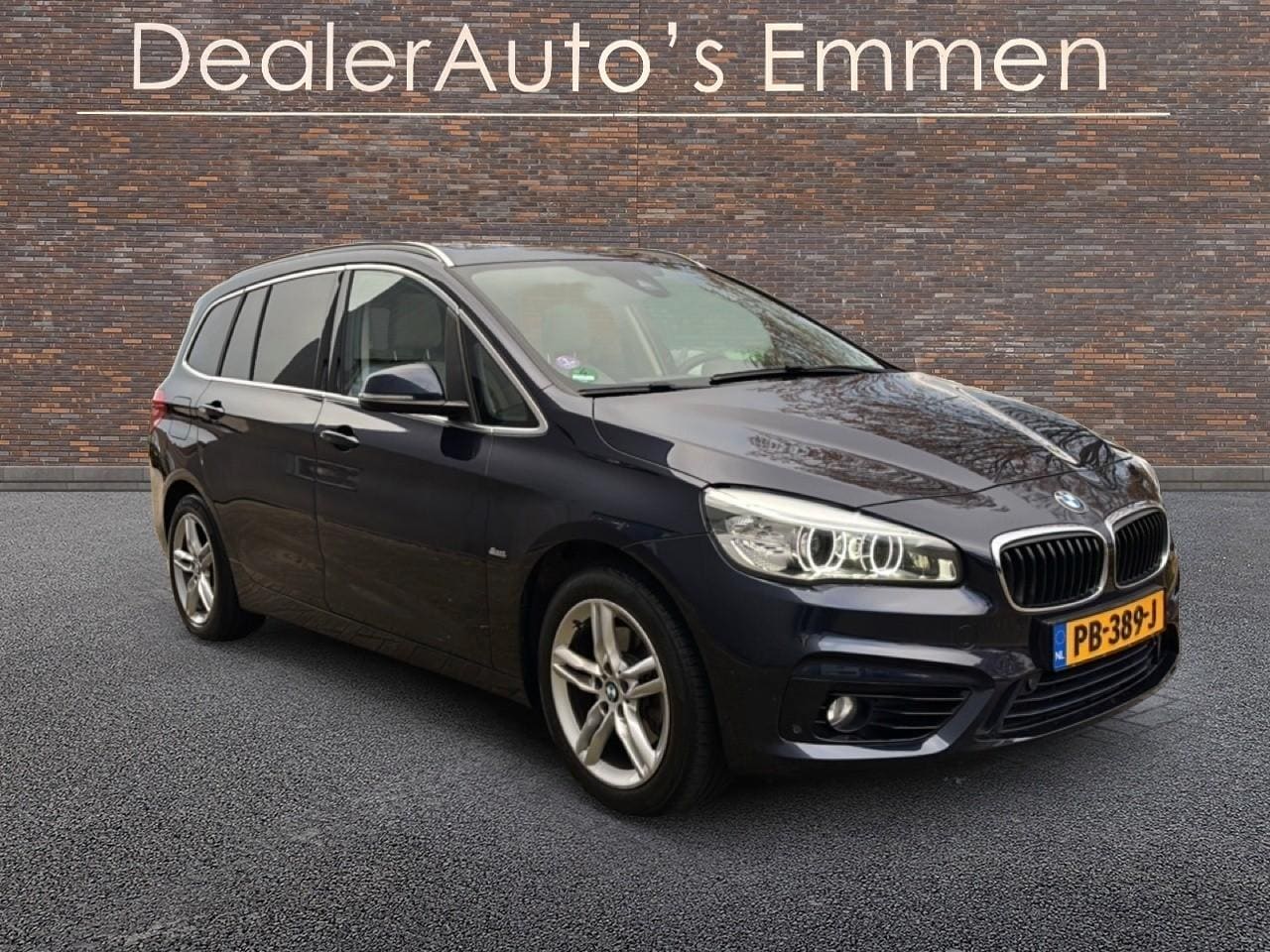 BMW 2-serie Gran Tourer - 218i 7-persoons PANODAK LMV NAVI ECC LEDER - AutoWereld.nl