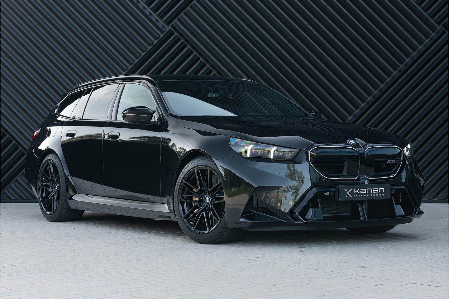 BMW M5 - Touring V8 Hybride M Keramisch Pano Alcant.Hemel Bowers&Wilkins Trekhaak - AutoWereld.nl