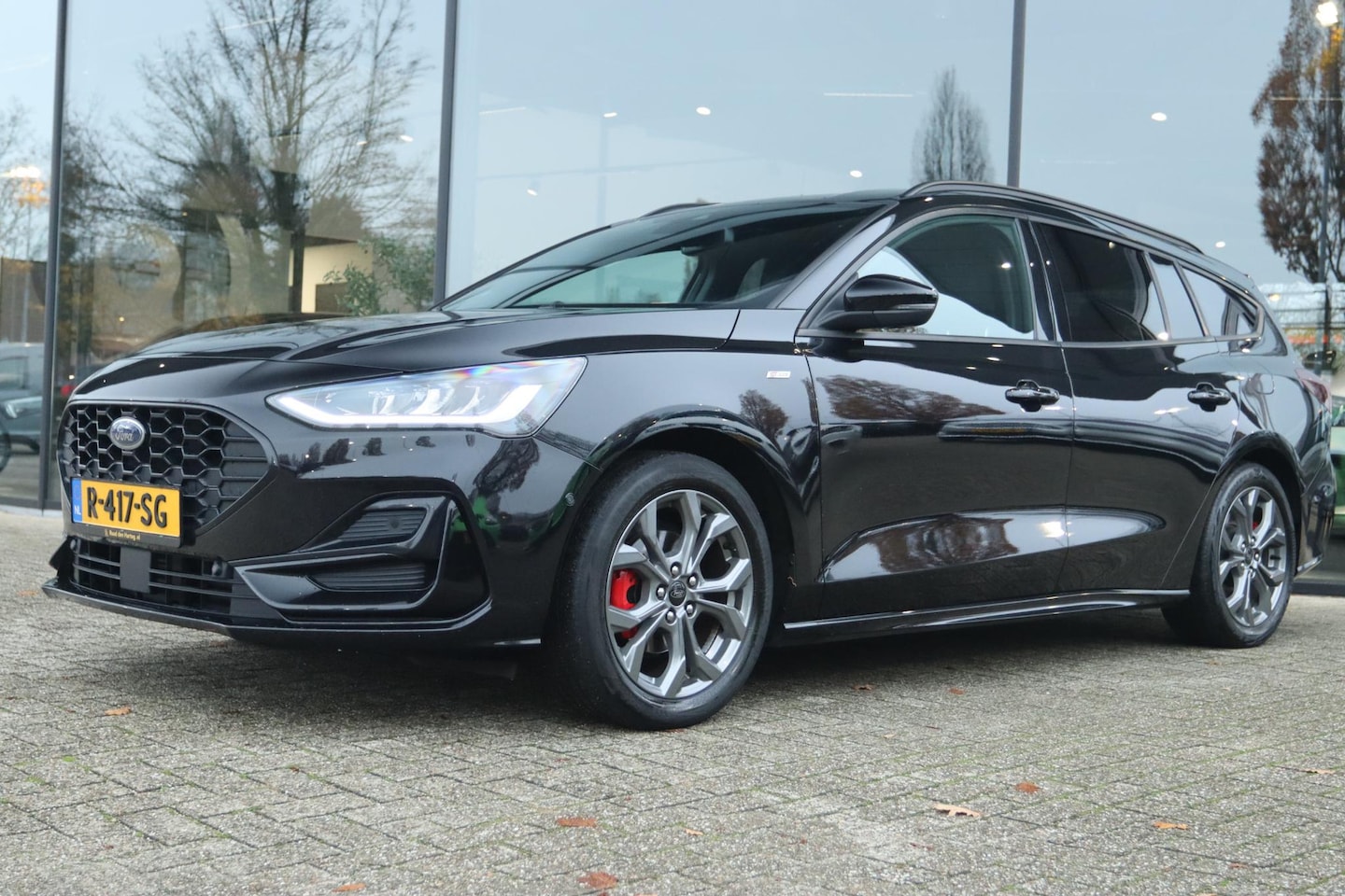 Ford Focus Wagon - 1.0 ECOBOOST HYBRID ST-LINE | CARPLAY | WINTERPACK | TREKHAAK | KEYLESS | CAMERA | CRUISE - AutoWereld.nl