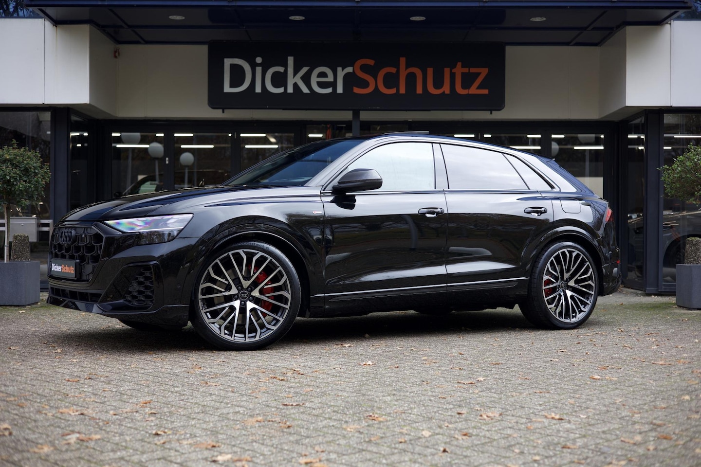 Audi Q8 - 60 TFSI e quattro Competition Vierwielbesturing | Carbon | Pano | Trekhaak | Massage - AutoWereld.nl