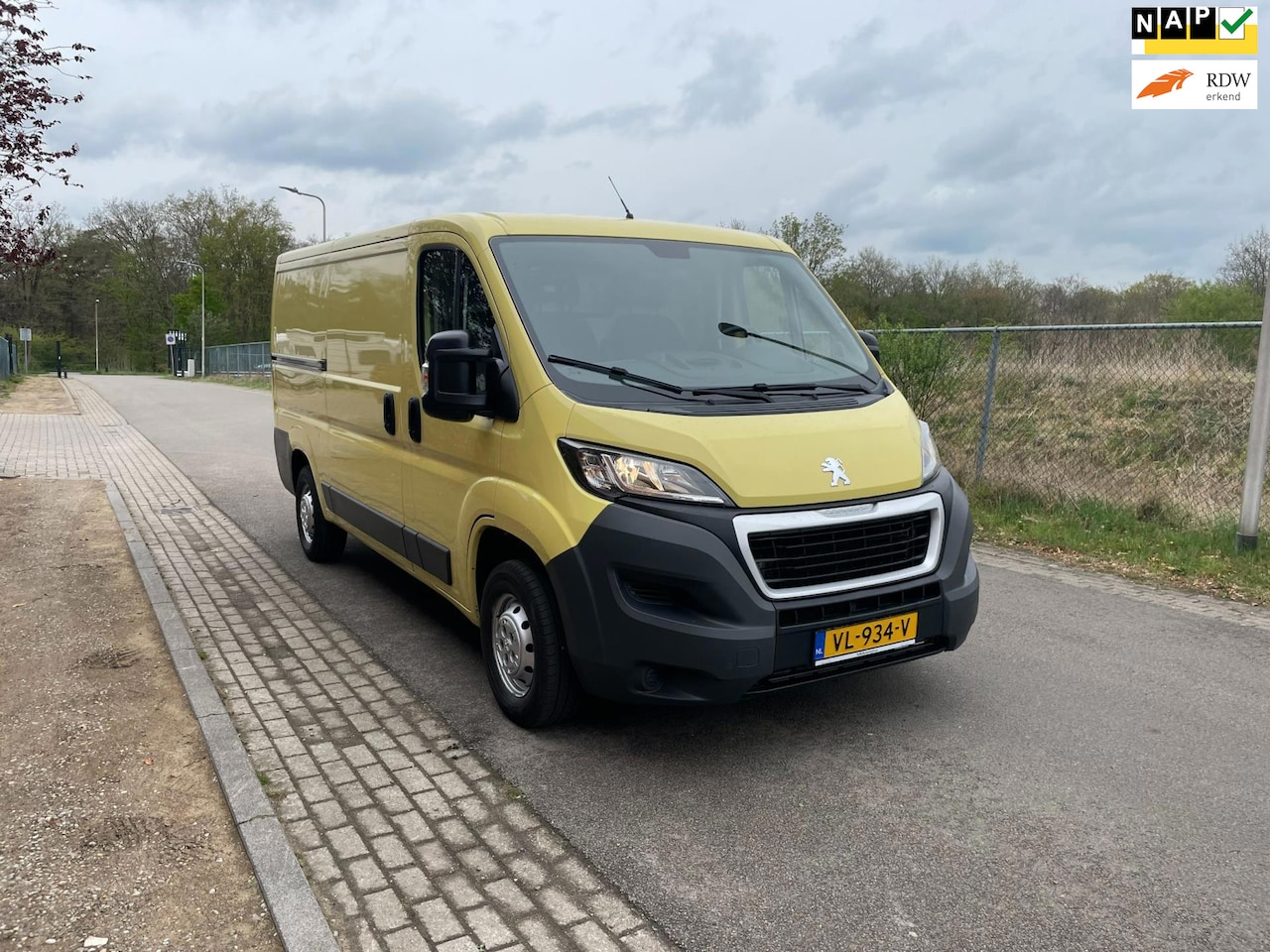 Peugeot Boxer - 330 2.2 HDI L2H1 DC Profit+ [Camper idee] - AutoWereld.nl