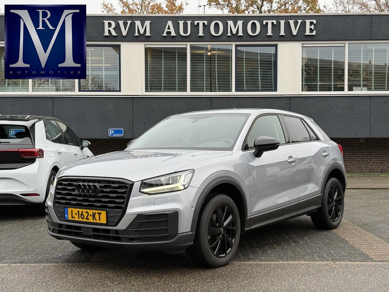 Audi Q2 - 35 TFSI S Edition AUT.| DIG. DASH| STOELVERWARMING| LEER| ELEKTRISCHE ACHTERKLEP| TREKHAAK - AutoWereld.nl