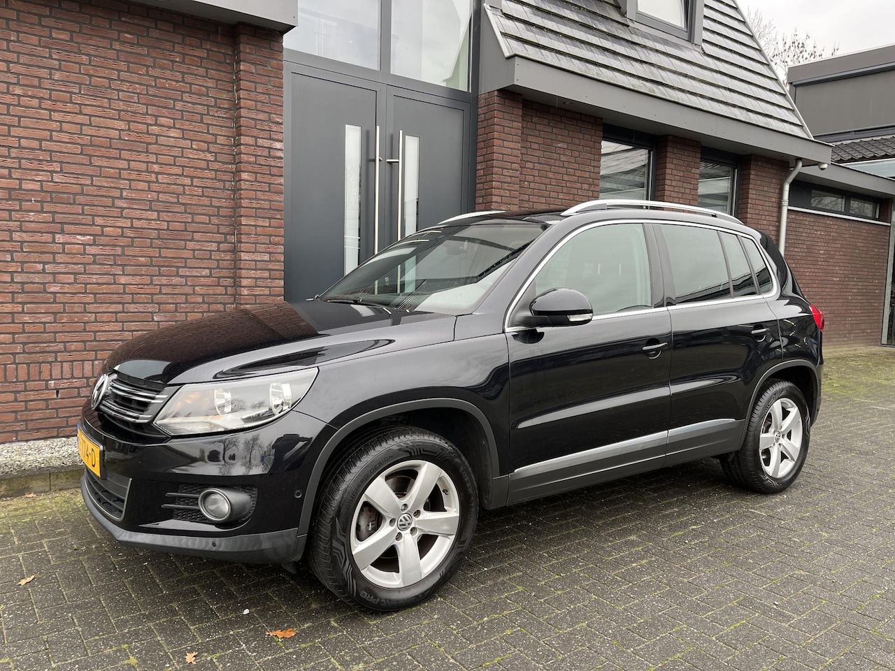 Volkswagen Tiguan - 1.4 TSI Sport&Style NIEUWE APK | TREKHAAK INKLB.| CRUISE CONTROL | TEL | PDC V+A - AutoWereld.nl