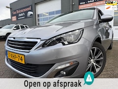 Peugeot 308 - 1.6 THP Première van 2de Eig met panoramadak en parkeersensoren en navigatie en bluetooth
