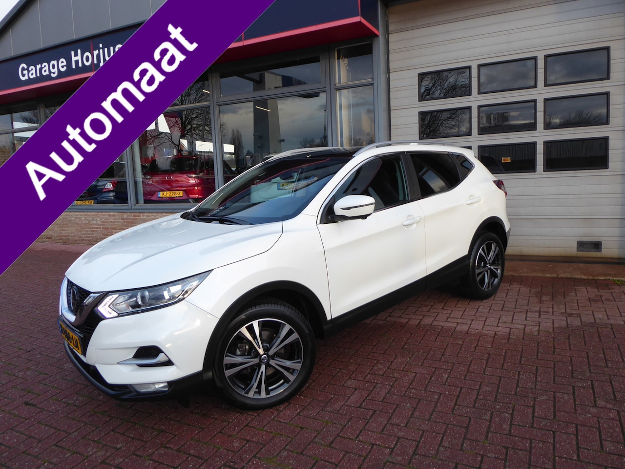 Nissan Qashqai - 1.3 DIG-T N-Connecta Automaat PANODAK, CLIMA, TREKH, NAVI, CRUISE, 360 CAMERA - AutoWereld.nl