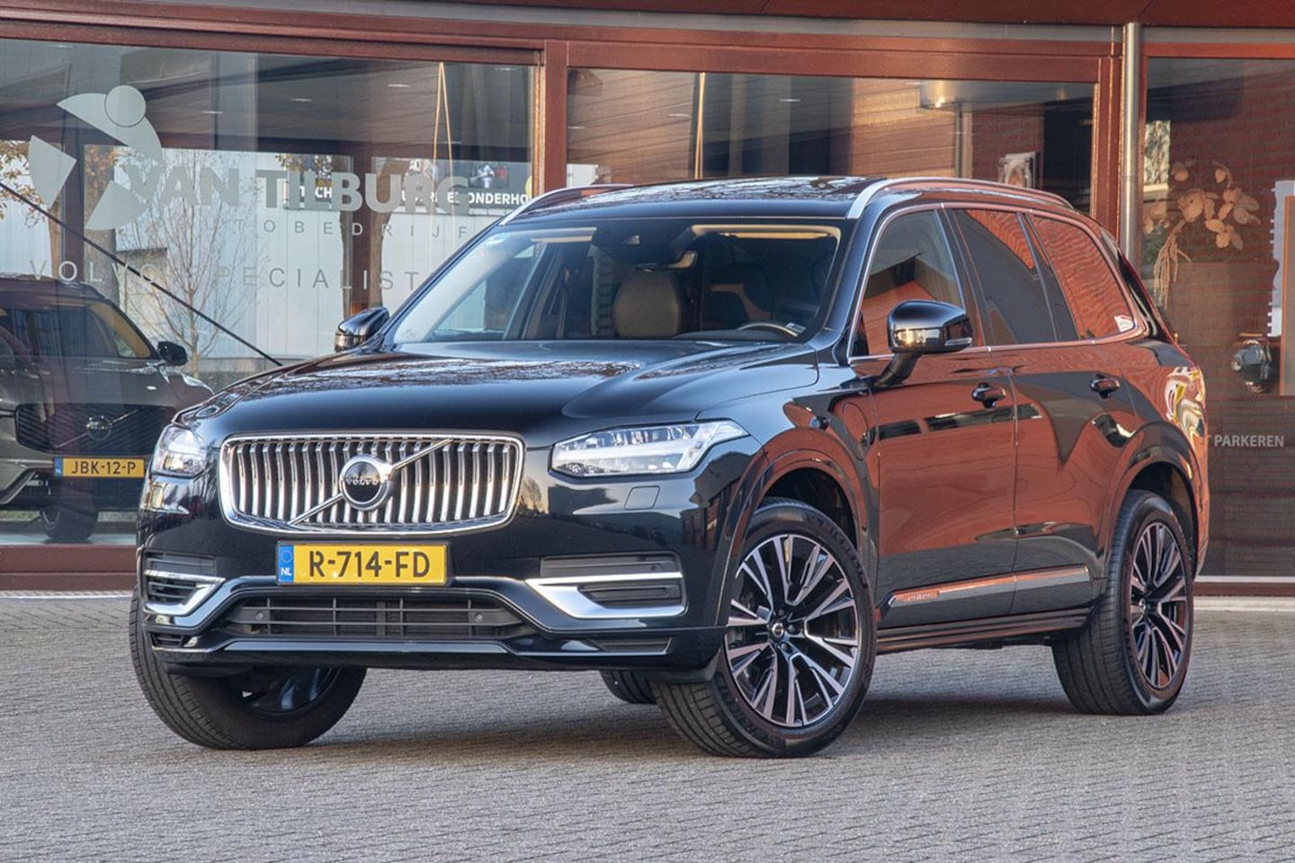 Volvo XC90 - 2.0 T8 390 PK AWD PANO / 7-ZITS - AutoWereld.nl