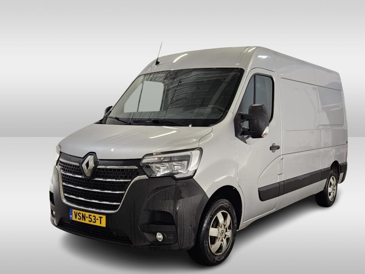 Renault Master - 2.3 dCi 135pk L2 H2 Work Edition Airco Navigatie Camera (wordt verwacht) - AutoWereld.nl