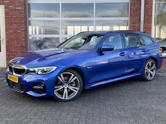 BMW 3-serie Touring - 320e Business Edition Plus | M-Sportpakket | LED-Laserlights | Alcantara-Leder Bekleding |