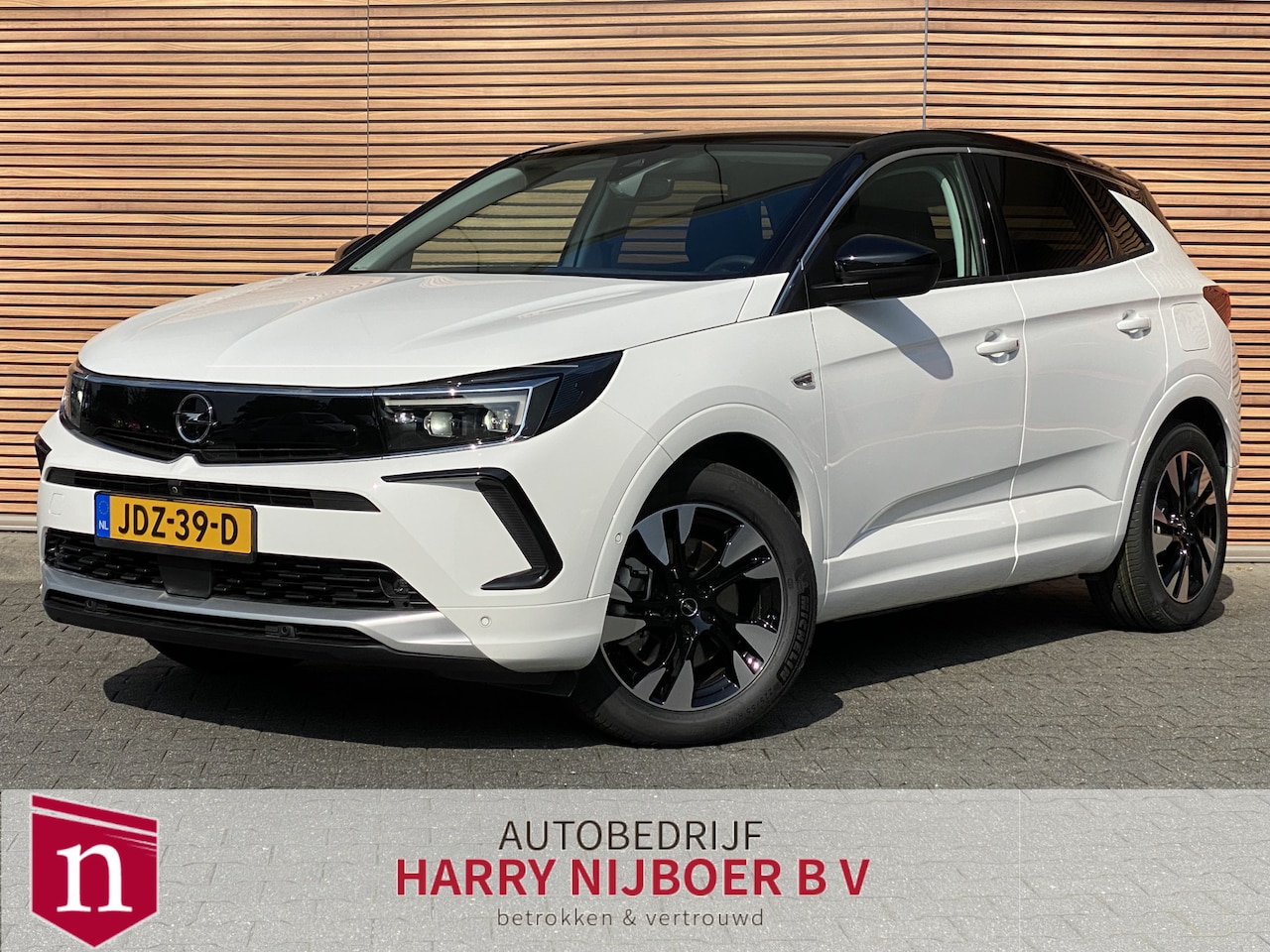 Opel Grandland - 1.6 Turbo Plug-In Hybrid Elegance 360* Camera / Navi / Keyless / Clima / Carplay - AutoWereld.nl