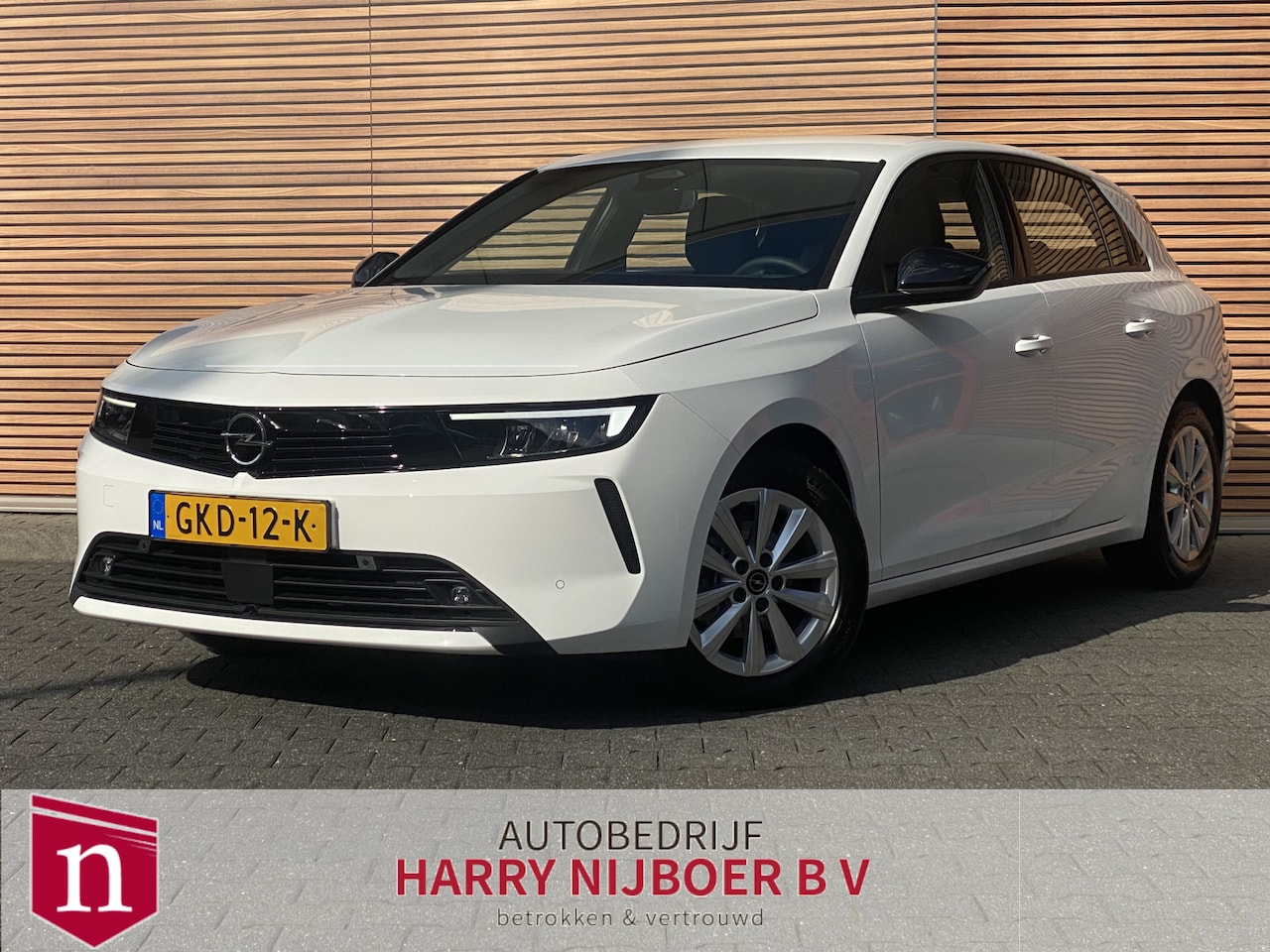 Opel Astra - 1.2 Level 2 Navigatie / Keyless / Parkeerhulp v+a - AutoWereld.nl