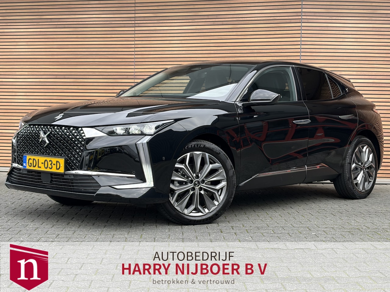 DS 4 - 1.2 PureTech Bastille Apple carplay / Navigatie / Lage km stand - AutoWereld.nl