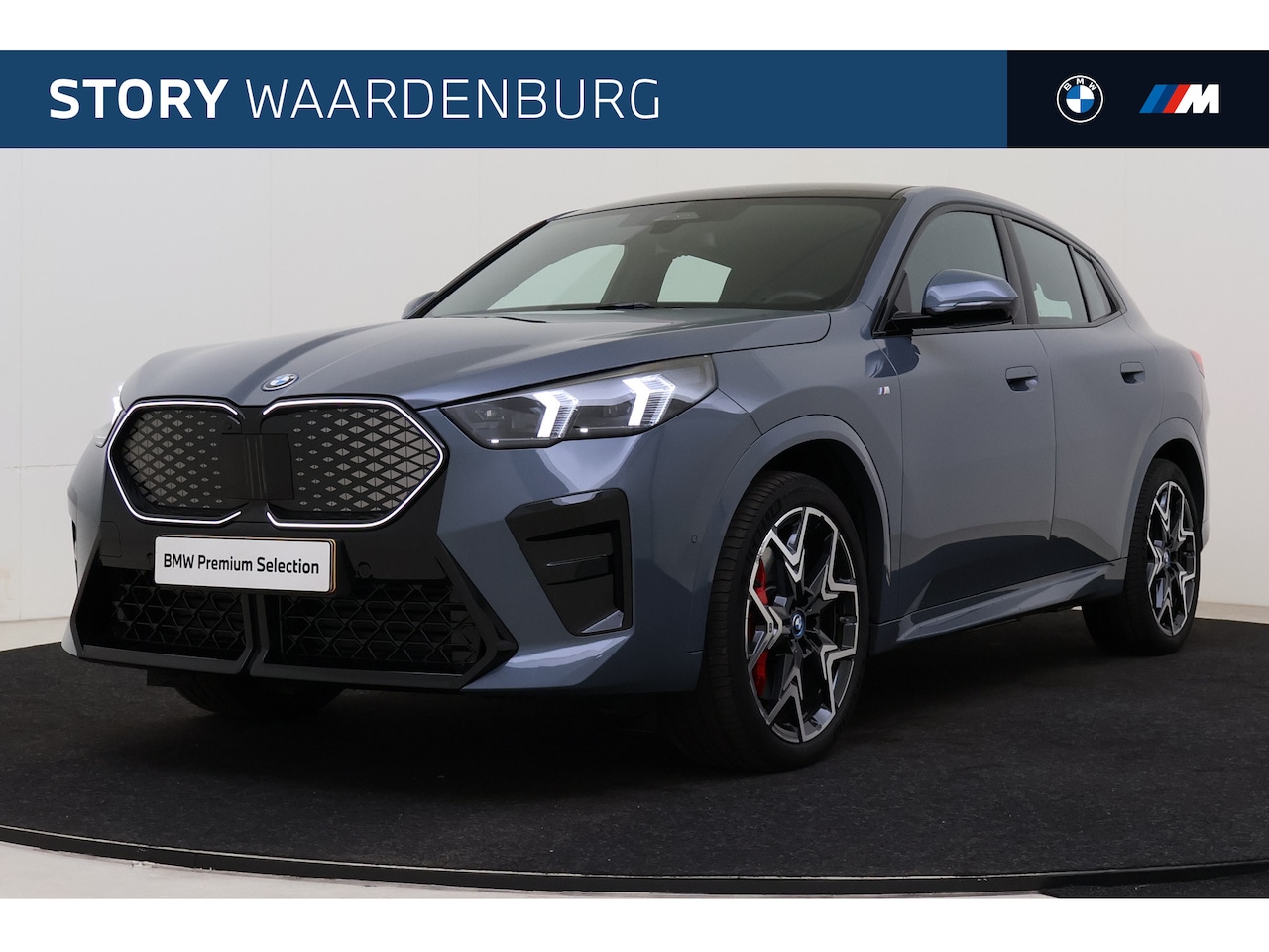 BMW iX2 - eDrive20 High Executive M Sport / Panoramadak / Sportstoelen / M Adaptief onderstel / Comf - AutoWereld.nl