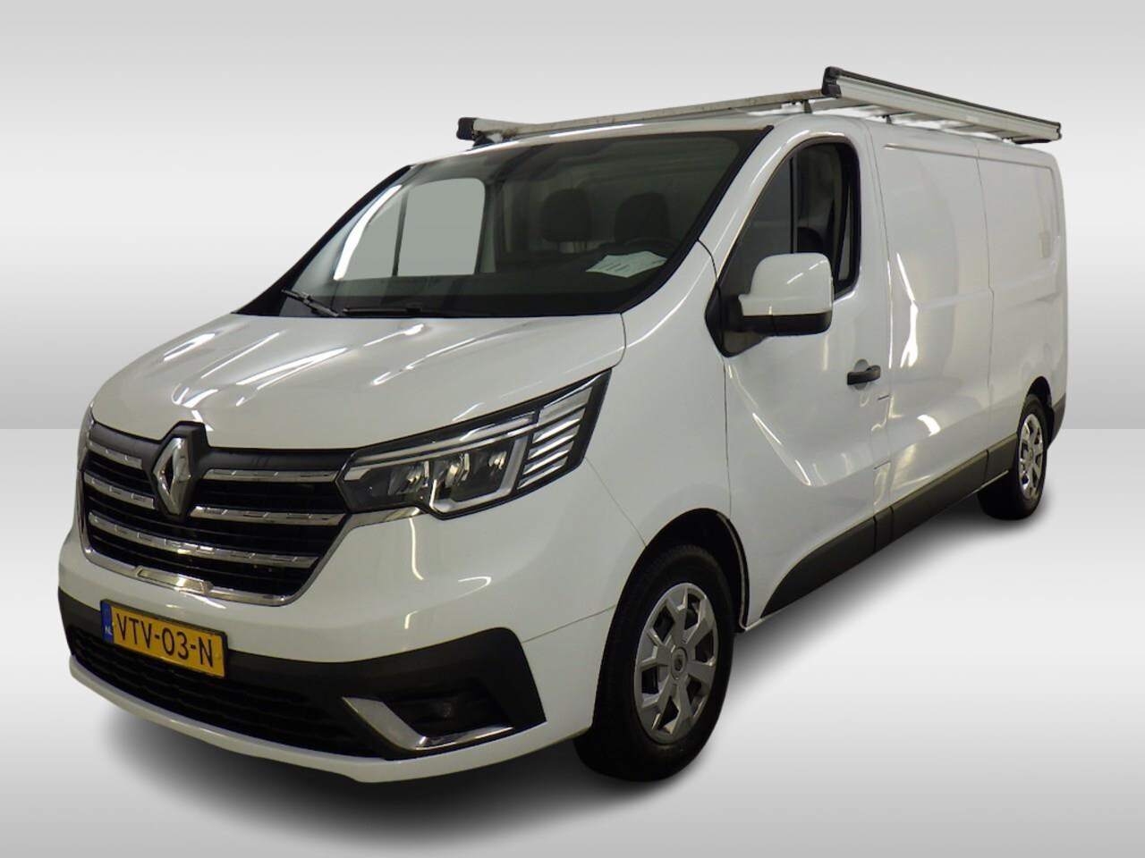 Renault Trafic - 2.0 dCi 130pk L2 H1 Work Edition Imperiaal Trekhaak (wordt verwacht) - AutoWereld.nl