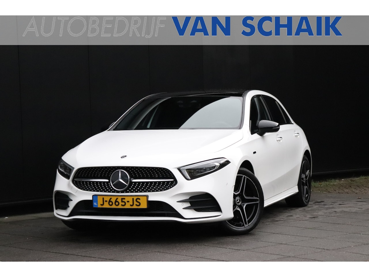 Mercedes-Benz A-klasse - 250 e AMG | MEMORY | PANO-DAK | SPORTSTOELEN | TREKHAAK | CAMERA | STOELVERW. | - AutoWereld.nl