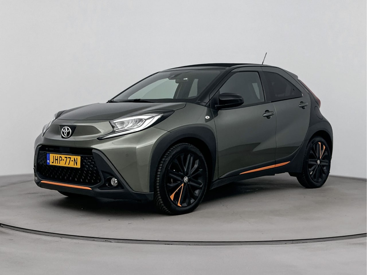 Toyota Aygo X - 1.0 VVT-i MT Premium | Garantie t/m 06-2032 Mogelijk | Cabriodak | Parkeer Sensoren voor e - AutoWereld.nl