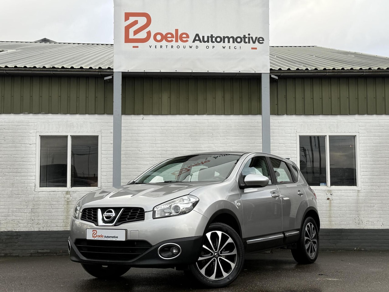 Nissan Qashqai - 2.0 Acenta / Facelift / 18 inch / Cruise / Trekhaak - AutoWereld.nl
