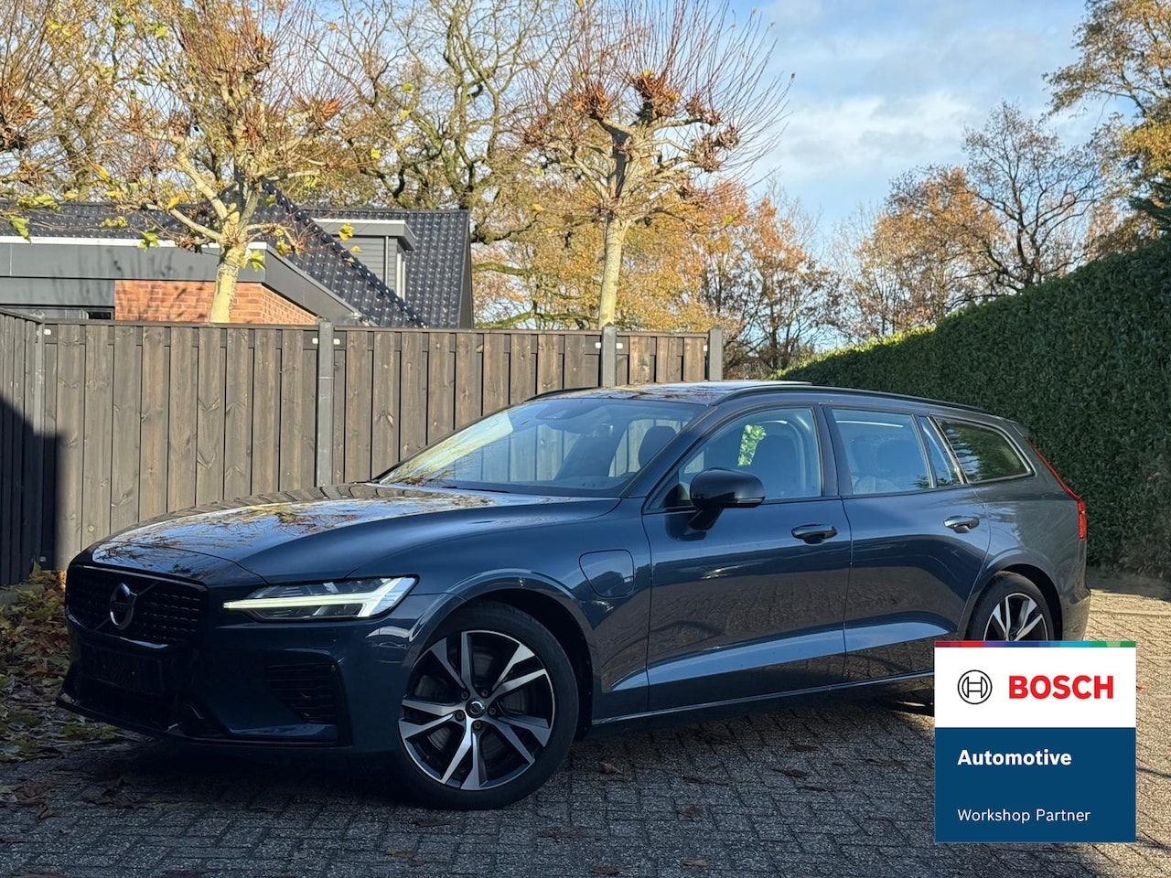 Volvo V60 - 2.0 T6 Recharge AWD Inscription PANO - H&K - STOELVERWARMING - PHEV - AutoWereld.nl
