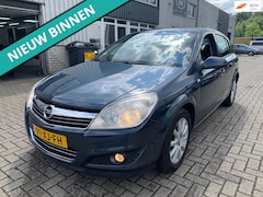 Opel Astra - 1.4 Temptation LEUKE AUTO RIJDT EN SCHAKELT GOED