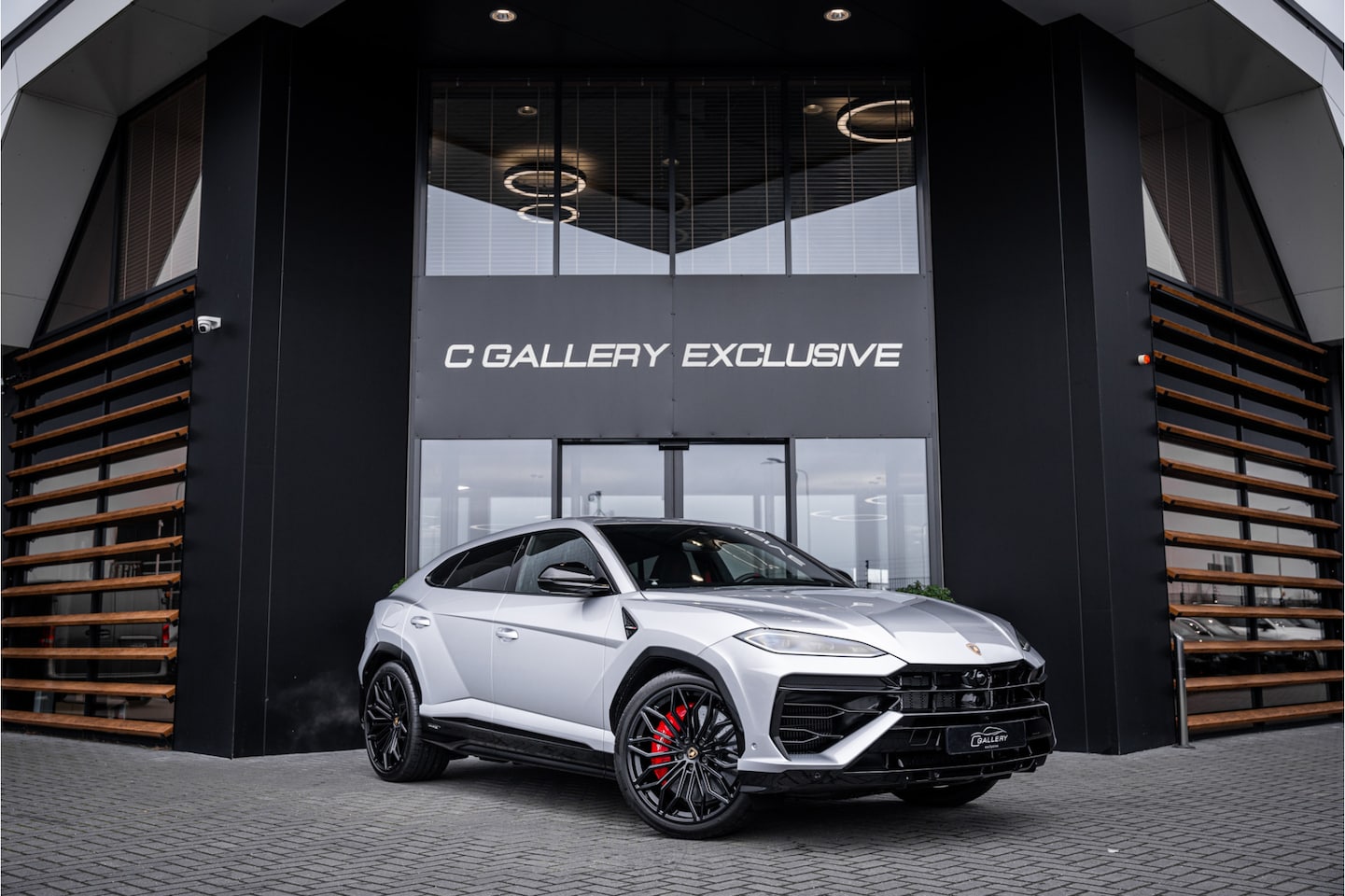 Lamborghini Urus - 4.0 V8 Hybrid SE - Panorama | B&O Advanced | Stoelmassage & Koeling | Memory - AutoWereld.nl