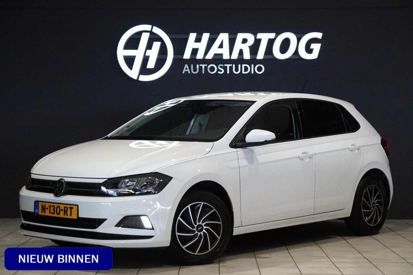 Volkswagen Polo - 1.0 TSI Comfortline Automaat + STOELVERWARMING / TREKHAAK / APPLE CARPLAY - AutoWereld.nl