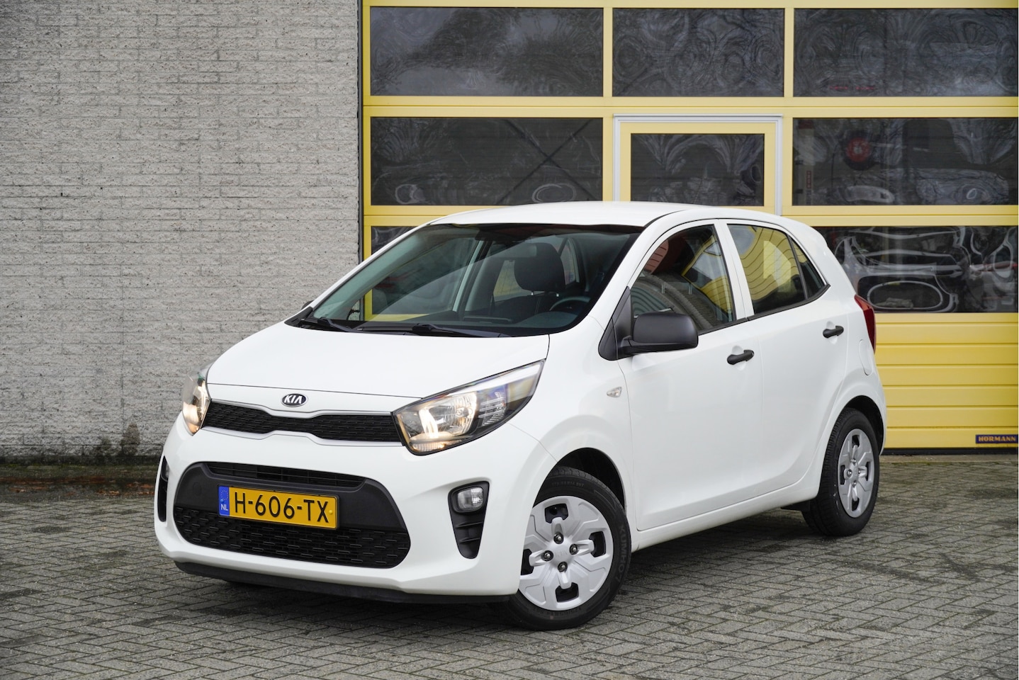 Kia Picanto - 1.0 MPi 5drs EconomyLine BJ2020 Audio installatie | Airco | Stuurbekrachtiging | Getint gl - AutoWereld.nl