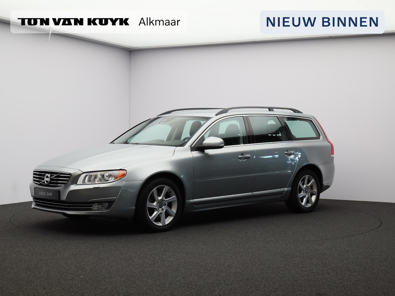 Volvo V70 - T4 Nordic+ / Trekhaak / Standkachel / Stoel+voorruitverwarming / Leder / Bi-Xenon adaptief - AutoWereld.nl