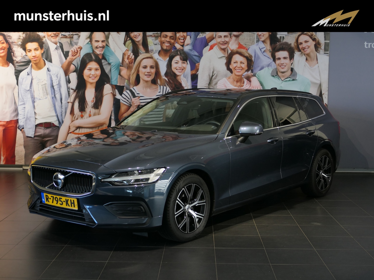 Volvo V60 - 2.0 B3 Core * Verwarmde voorruit, (achter)stoelen & stuur!* - Camera, getinte ramen achter - AutoWereld.nl
