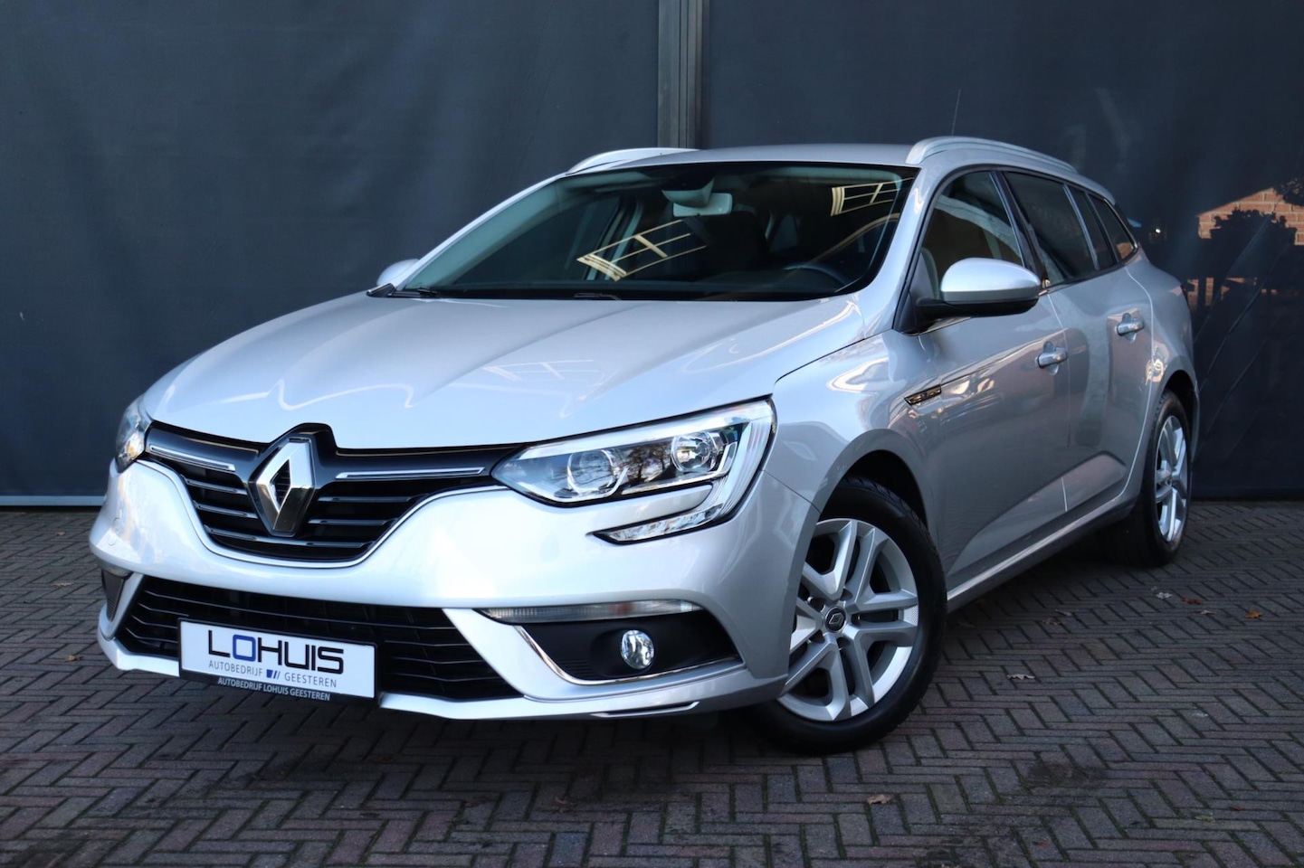Renault Mégane Estate - 1.2TCe Zen NAVI | CRUISE | BT | PDC - AutoWereld.nl