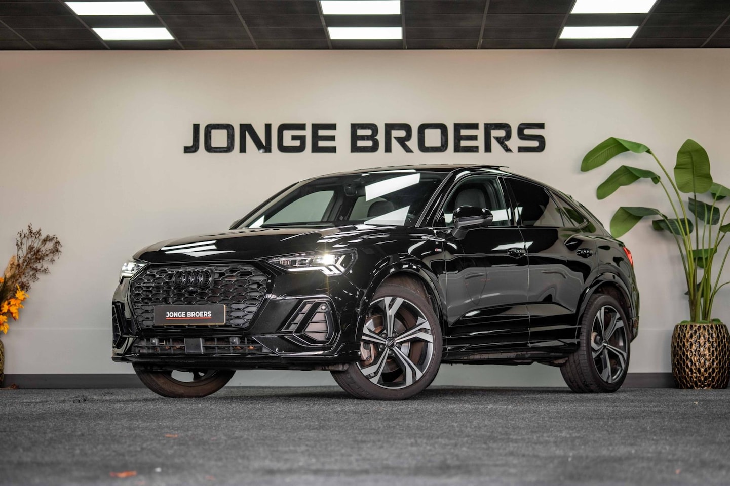 Audi Q3 Sportback - 45 TFSI quattro edition one |Pano|360|ACC|Leder - AutoWereld.nl
